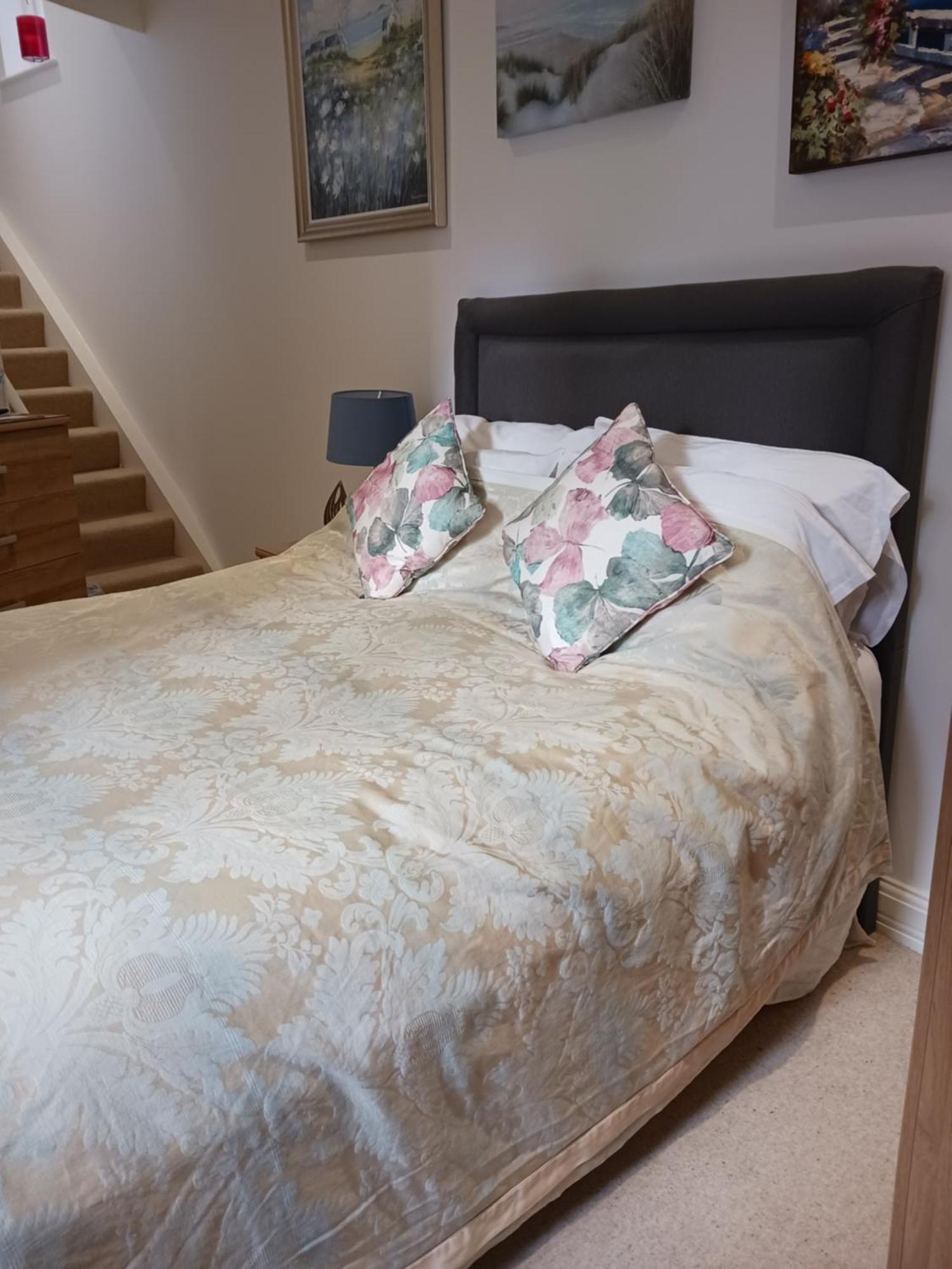Bodlondeb Castle Bed & Breakfast { Central Llandudno} Εξωτερικό φωτογραφία